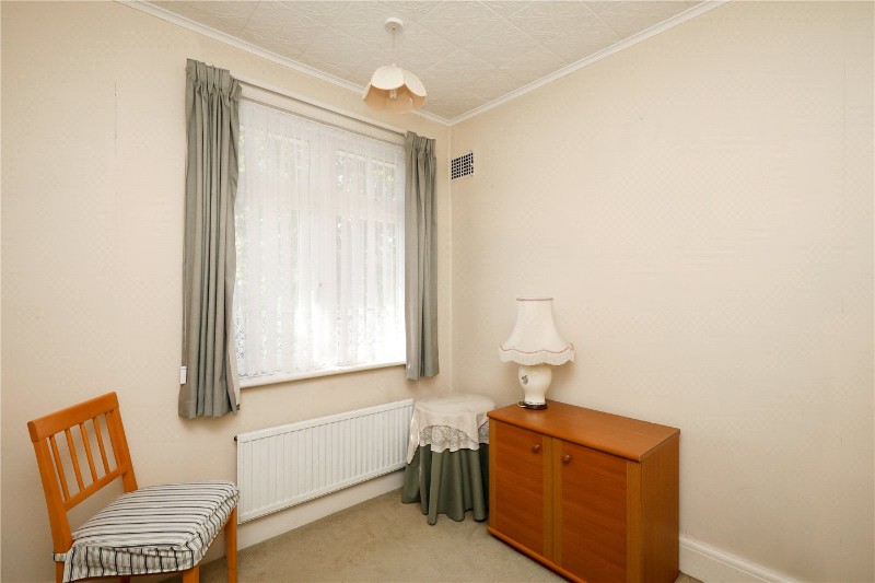 Gunnersbury Gardens, London, W3
