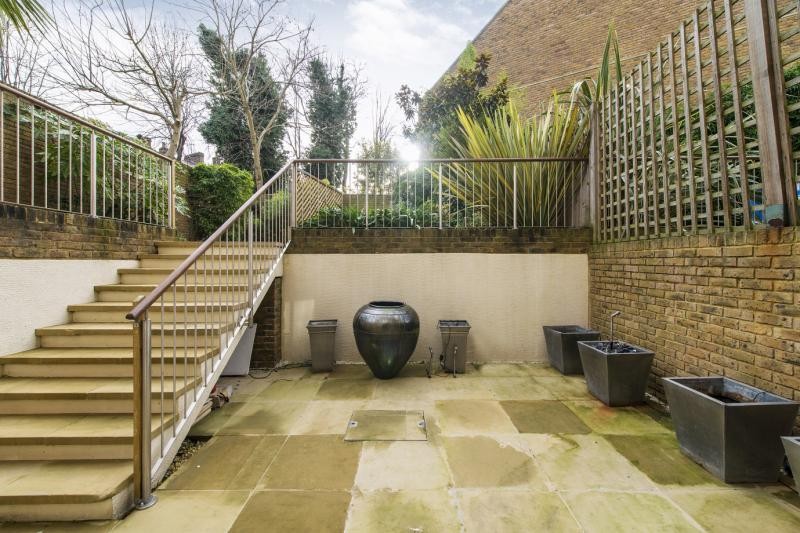 Lonsdale Road, Barnes, London, SW13