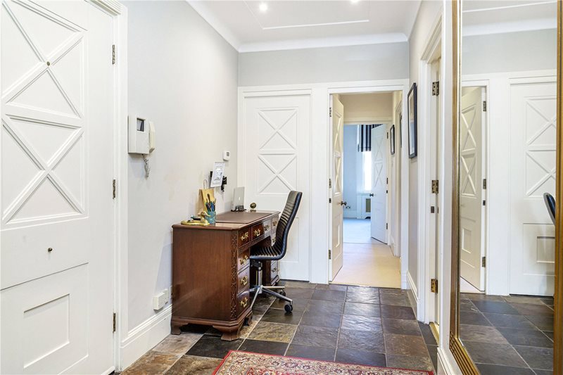 Chepstow Villas, London, W11