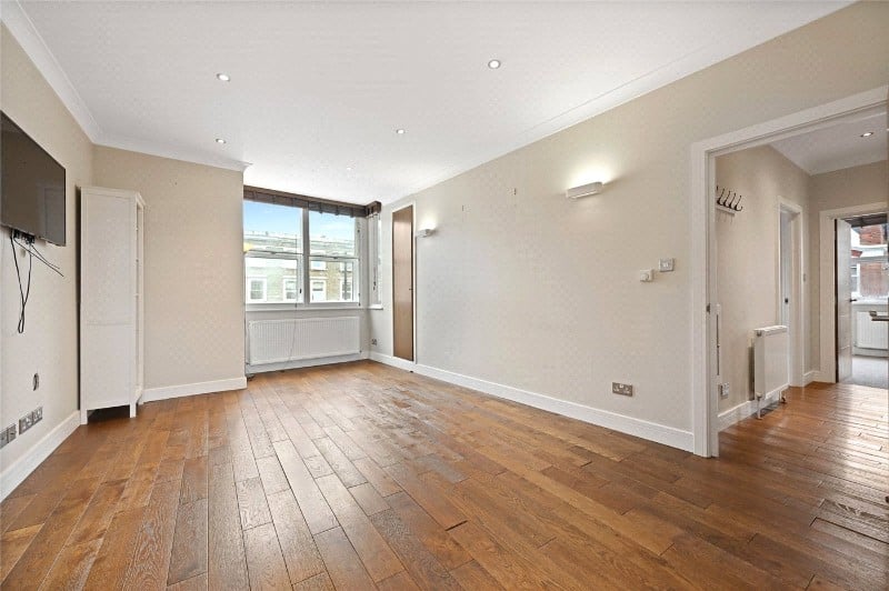 Lanark Mansions, Pennard Road, London, W12