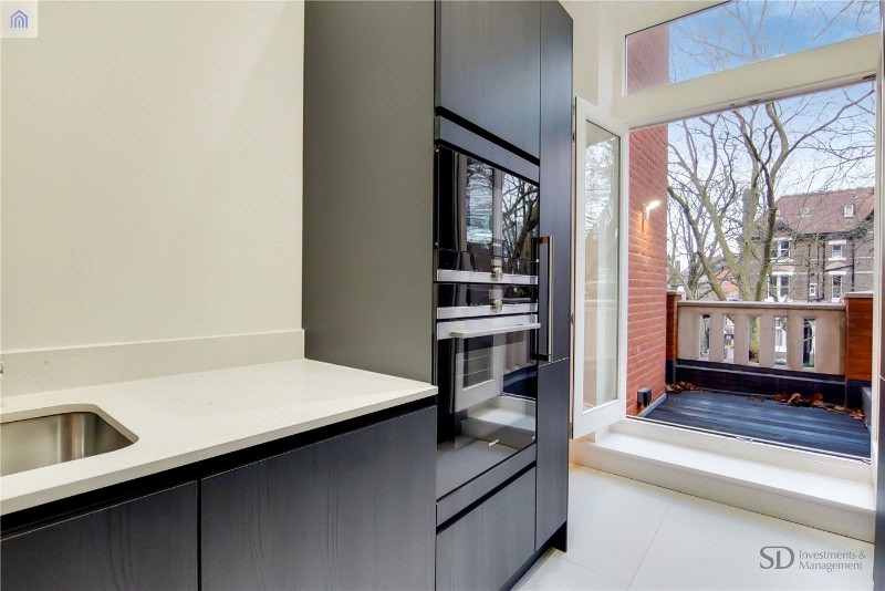 Fitzjohns Avenue, London, NW3