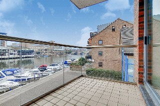 Becketts Place, Hampton Wick, Kingston upon Thames, KT1