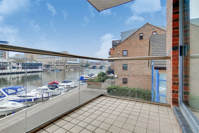 Becketts Place, Hampton Wick, Kingston upon Thames, KT1