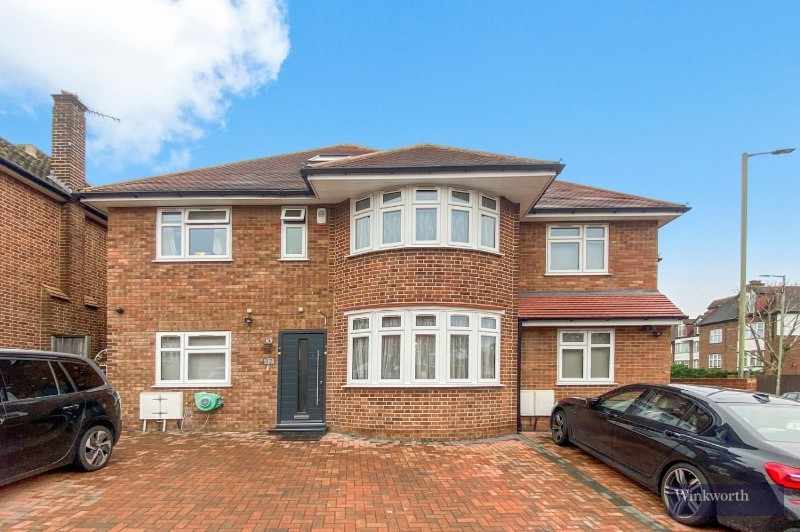 Queens Way, Hendon, London, NW4