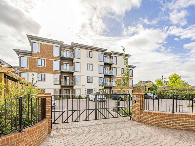 Springfield Lane, Weybridge, Surrey, KT13