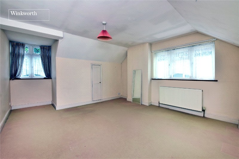 Langley Avenue, Worcester Park, KT4