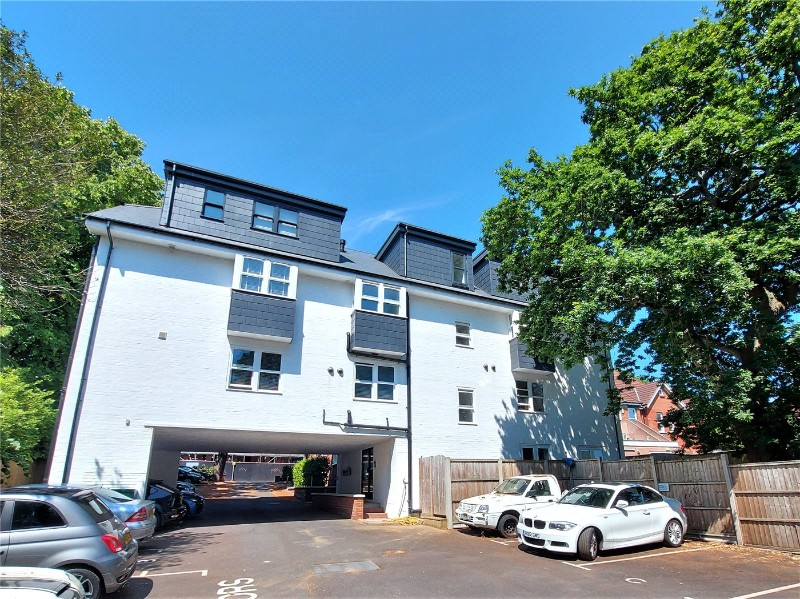 Commercial Road, Poole, BH14