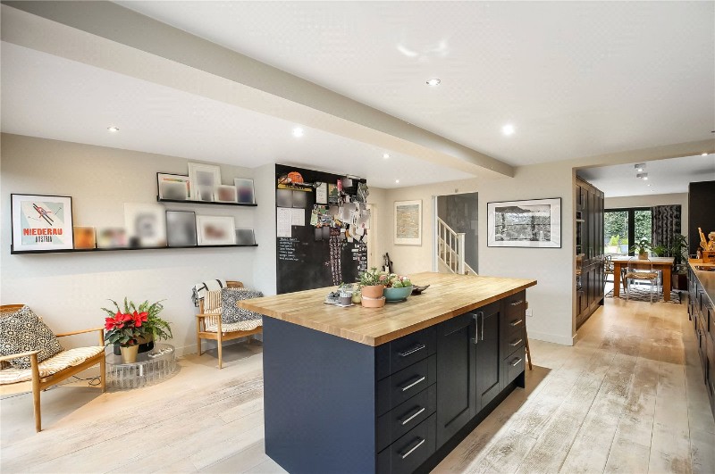 Nightingale Close, Winchester, Hampshire, SO22
