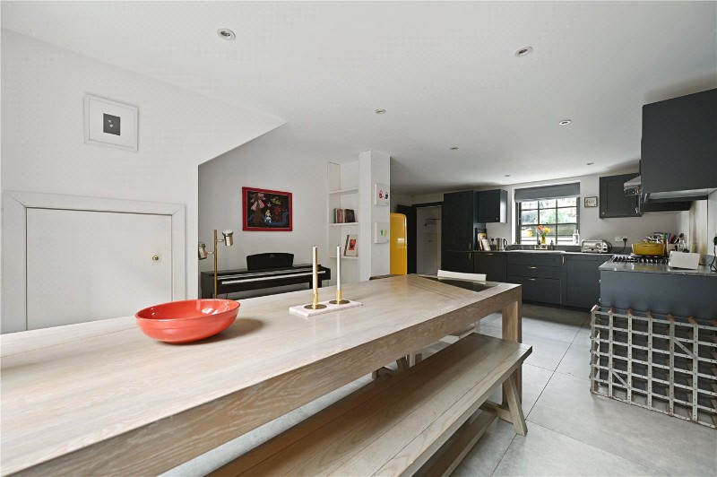 Lonsdale Road, London, W11