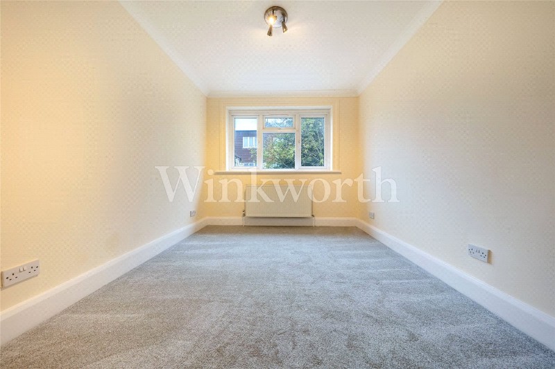 Alyth Gardens, London, NW11