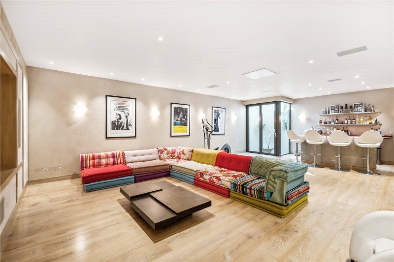 Larpent Avenue, London, SW15