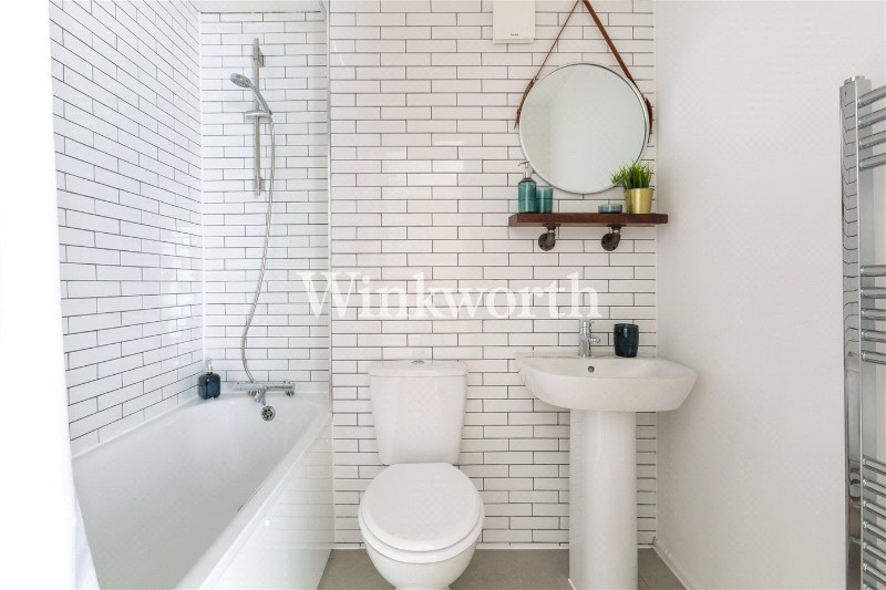 Erskine Crescent, London, N17