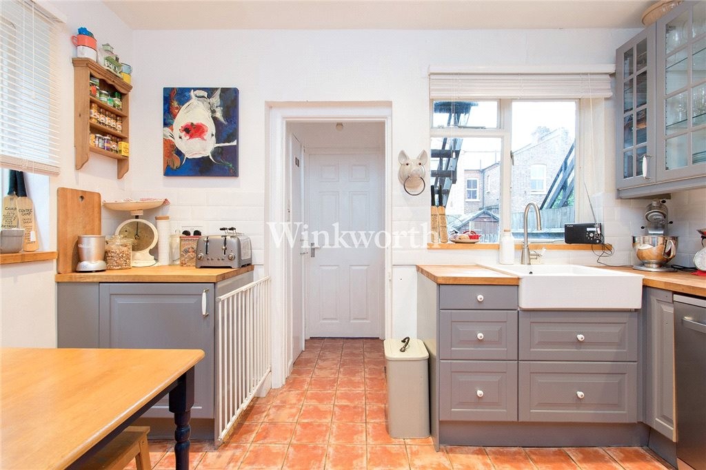 2 bedroom property for sale in Gladstone Avenue, London, N22 (Ref
