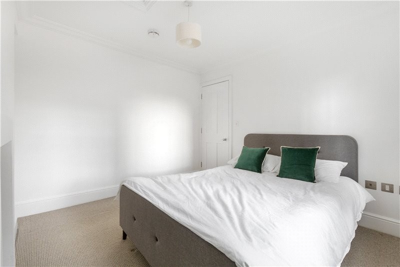 Wandsworth Road, London, SW8