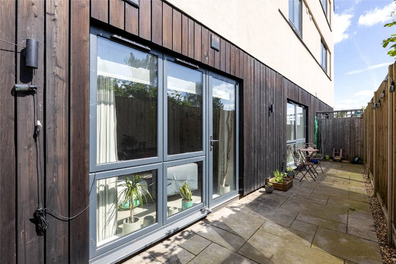 Dee Road, Richmond, TW9