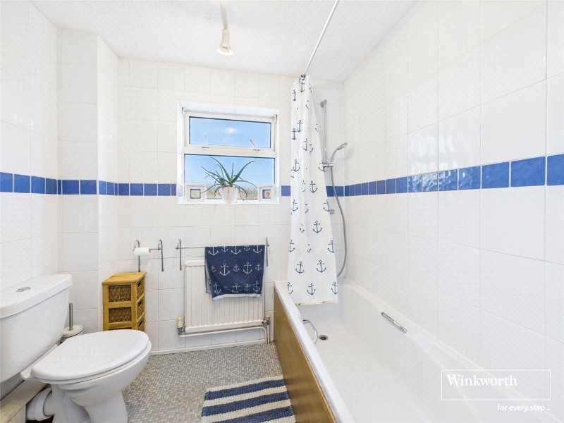 Derwent Road, Thatcham, Berkshire, RG19