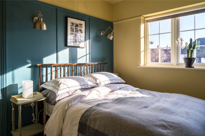 Cricklade Avenue, London, SW2