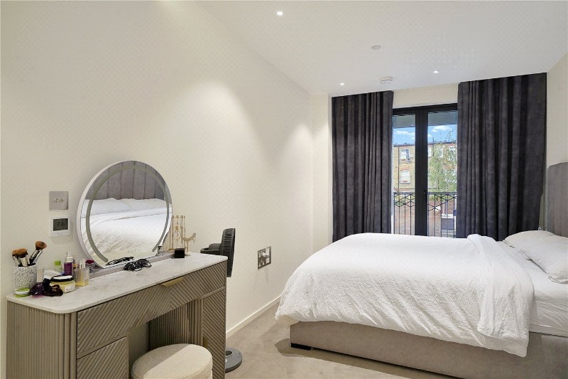 Farnfield Close, London, N8