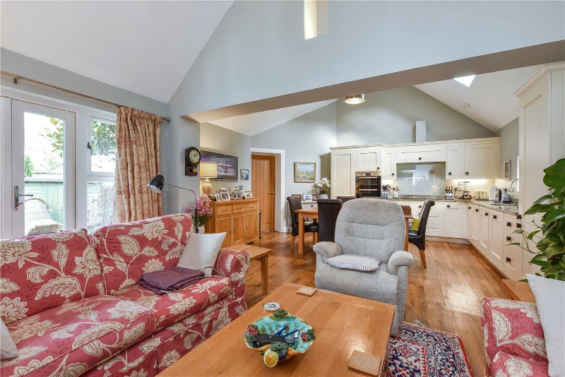 White Hart Cottages, College Street, Petersfield, Hampshire, GU31