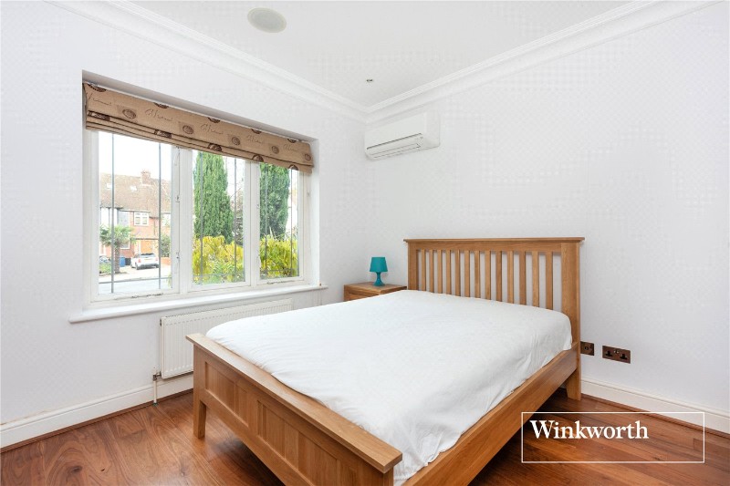Hendon Lane, Finchley, London, N3