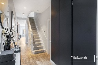 Bow Lane, Finchley, London, N12