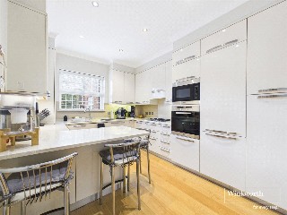 Turnberry Close, London, NW4