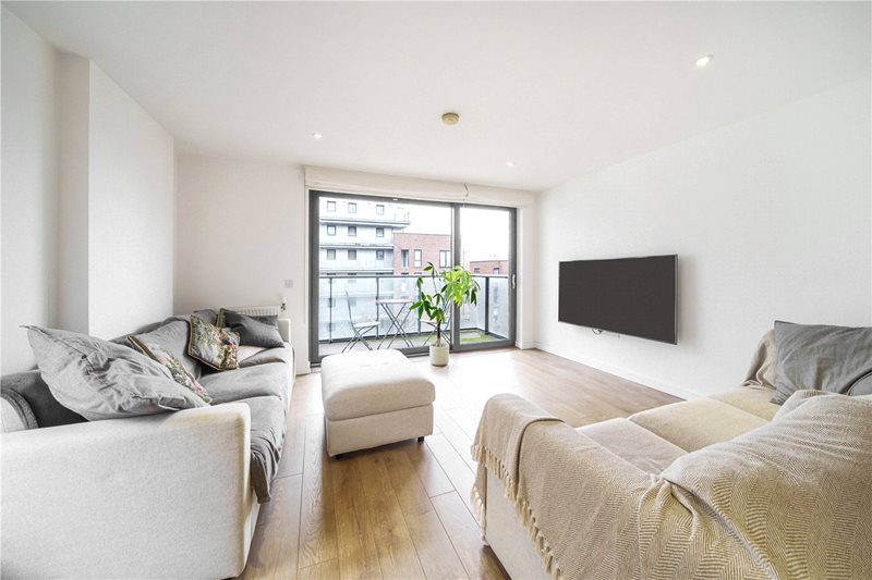Jonzen Walk, London, E14