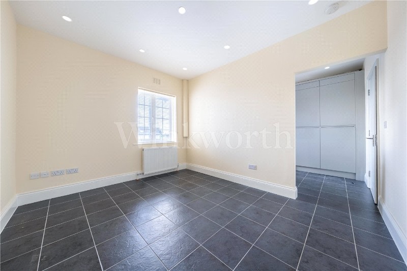 Vivian Avenue, London, NW4