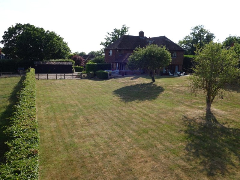 Cricket Hill, Finchampstead, Wokingham, Berkshire, RG40