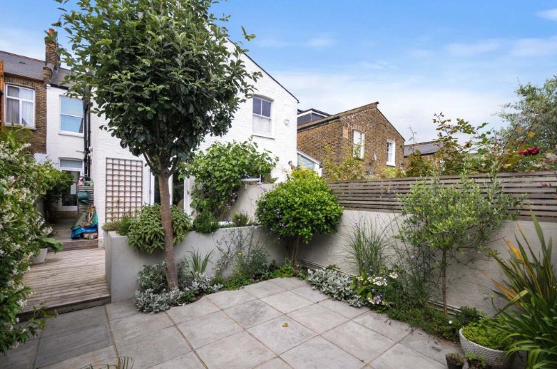 Leighton Gardens, London, NW10
