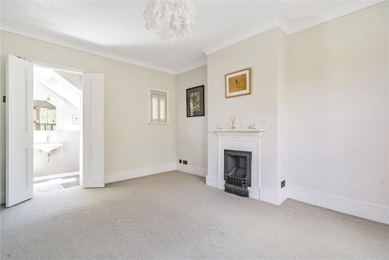 Lickfolds Road, Rowledge, Farnham, Surrey, GU10