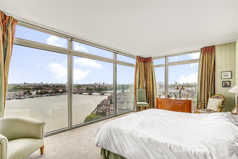 Battersea Church Road, London, SW11