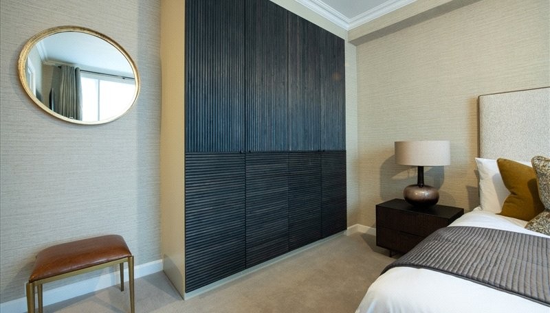 Hill Street, London, W1J