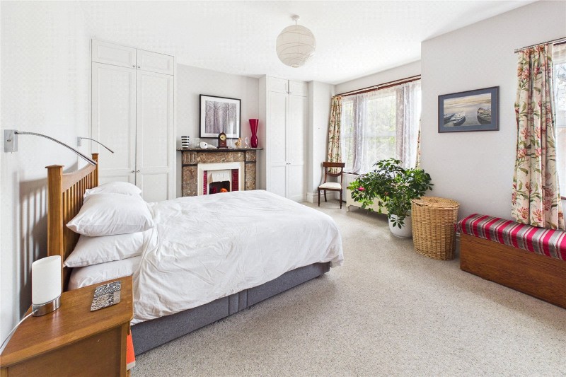 Salford Road, London, SW2
