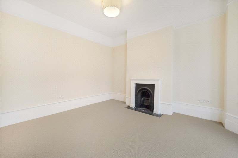 Rathcoole Avenue, London, N8