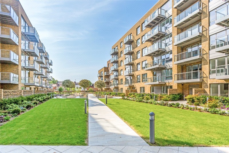 Basset Court, High Street, London, N8