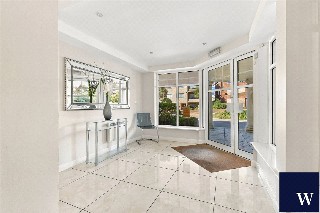 Hendon Lane, Finchley, London, N3