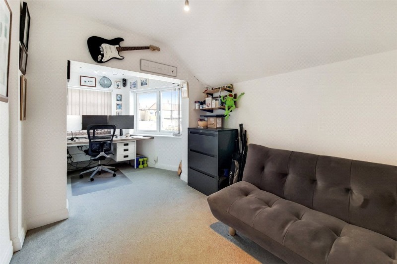 Godfrey Avenue, Twickenham, TW2