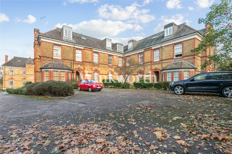 Pennington Drive, London, N21
