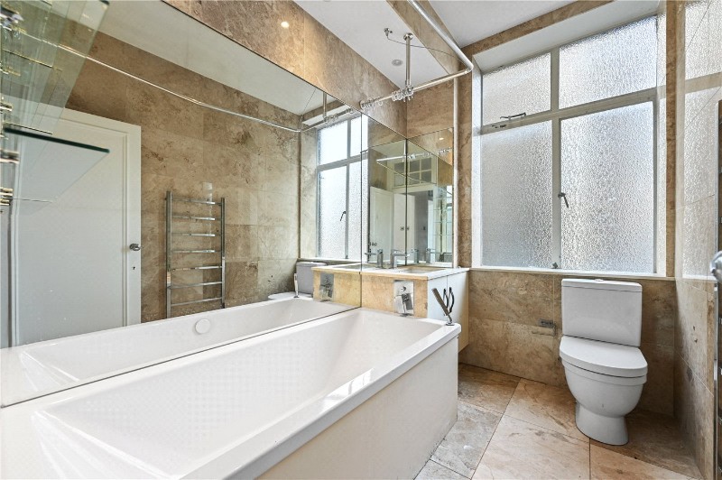 Oakwood Court, London, W14