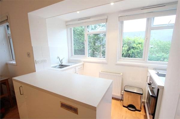 Beach Avenue, Leigh-on-Sea, SS9