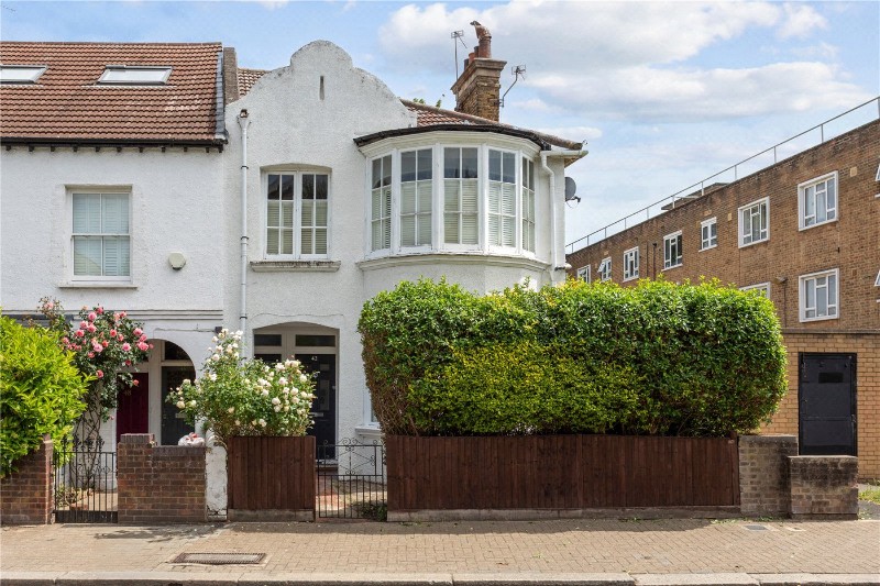 St. James's Drive, London, SW17
