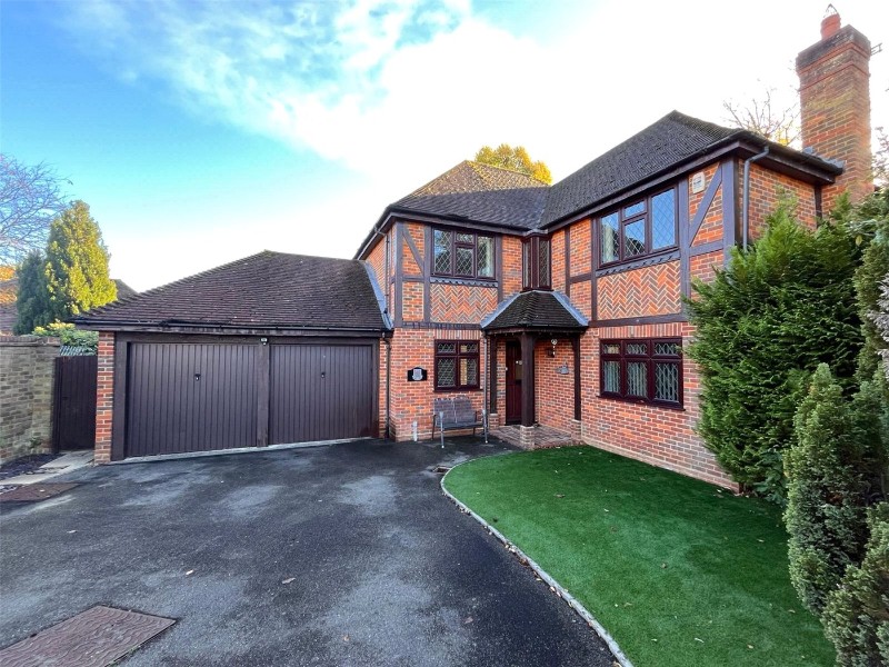 Heywood Drive, Bagshot, Surrey, GU19
