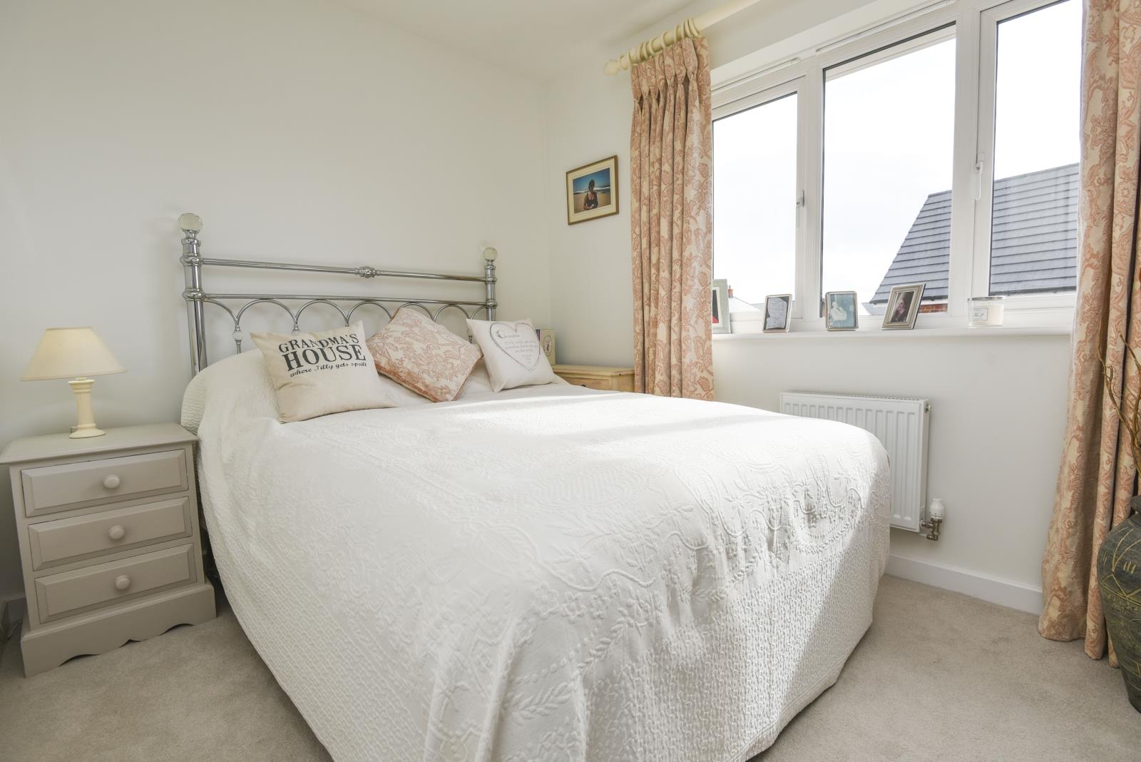 A BEDROOM 2B DSC_915