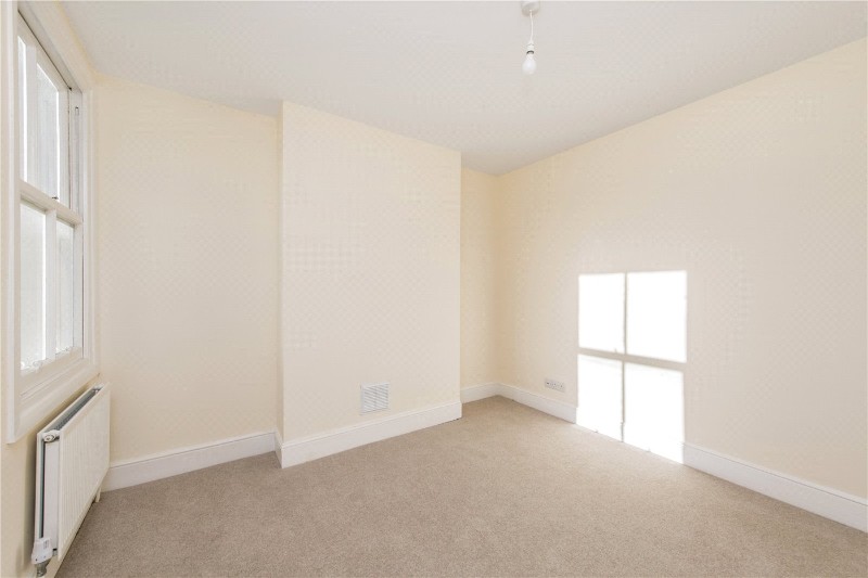 Kingscourt Road, London, SW16