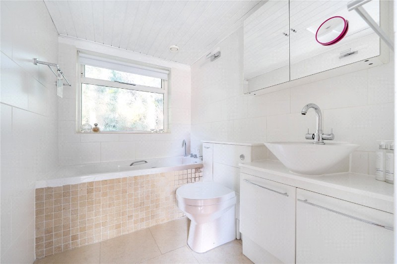 Middle Bourne Lane, Lower Bourne, Farnham, Surrey, GU10