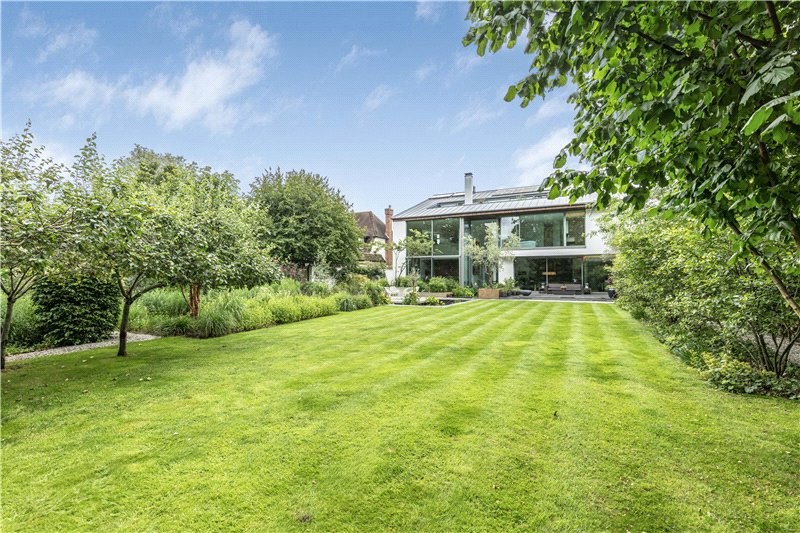 Roedean Crescent, Putney, London, SW15