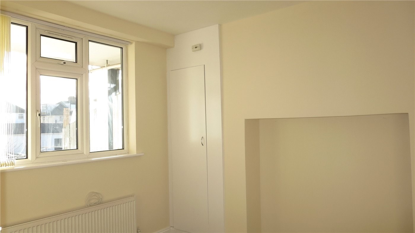 2 bedroom property to rent in Kingsbury Road, London, NW9 (Ref