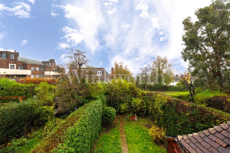 Childs Way, London, NW11