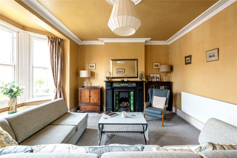 Kelfield Gardens, London, W10